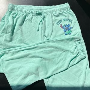 Disney’s Stitch Sweat Pants Women’s Large